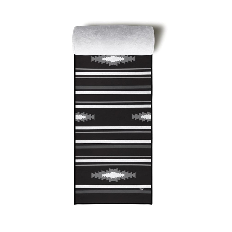Yune Yoga – Yoga Towel Dark Suzy