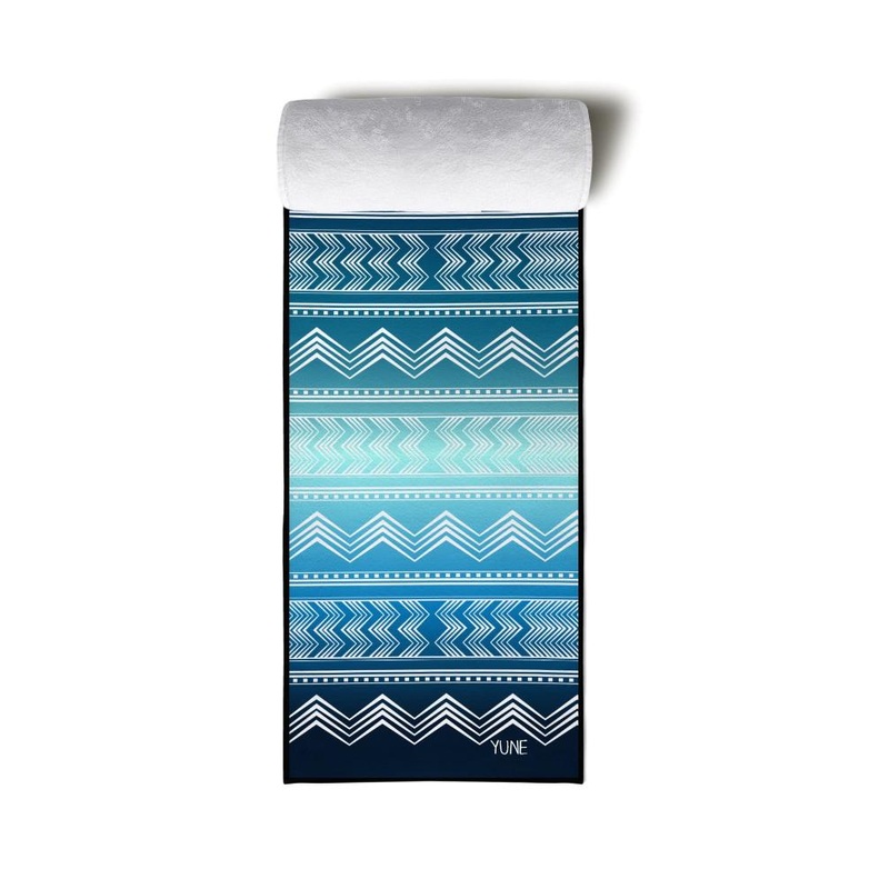 Yune Yoga – Yoga Towel | Non Slip Silicon Nubs | Absorbent Microfiber | Blue | Yune Yoga | The Diamond